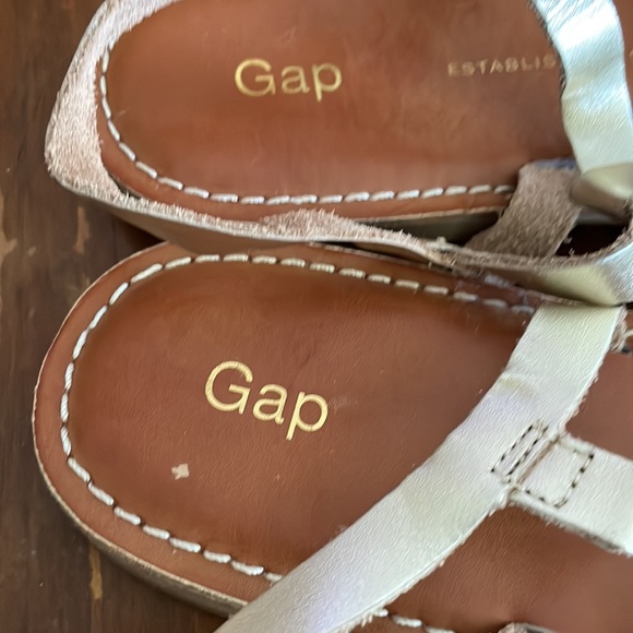 Gap gold gladiator style sandals (sz 8) - Picture 5 of 9